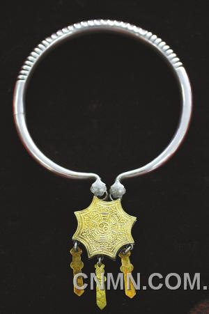 黎族銀項(xiàng)圈