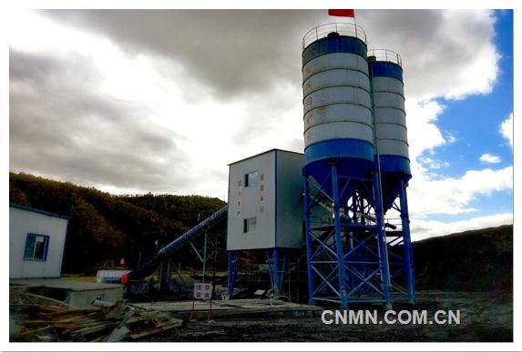 2015年9月25日凌晨2點,隨著最后一罐充填料漿完成攪拌制備并下放至920中段3號采空區,2015年井下采空區充填任務圓滿完成。