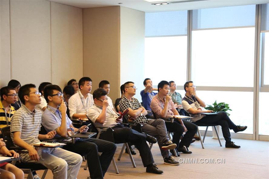        為了推進信息化辦公，提升辦公效率，早日實現無紙化工作，支持環境保護工作，公司于10月8號下午對全體員工進行OA協同管理系統的操作培訓。